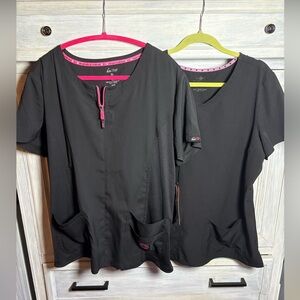 Lot Of 2 Black Scrub Tops Nursing Medical Koi Lite Heartsoul 
Both size‎ X-Large
